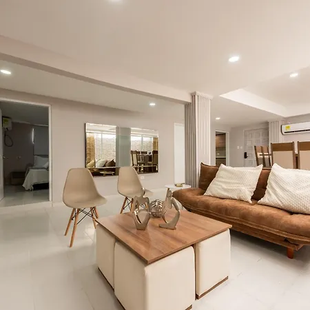 Spacious And Lovely Apartamento