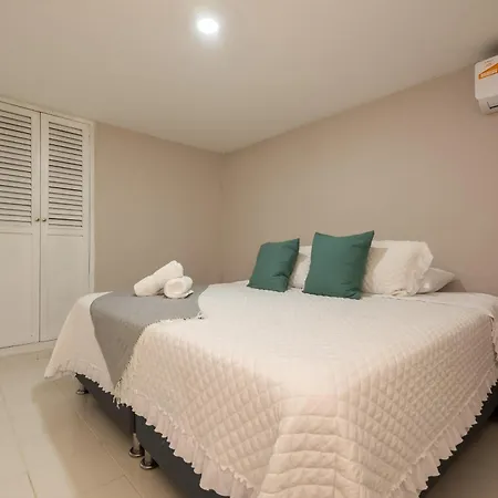 Spacious And Lovely Apartment *